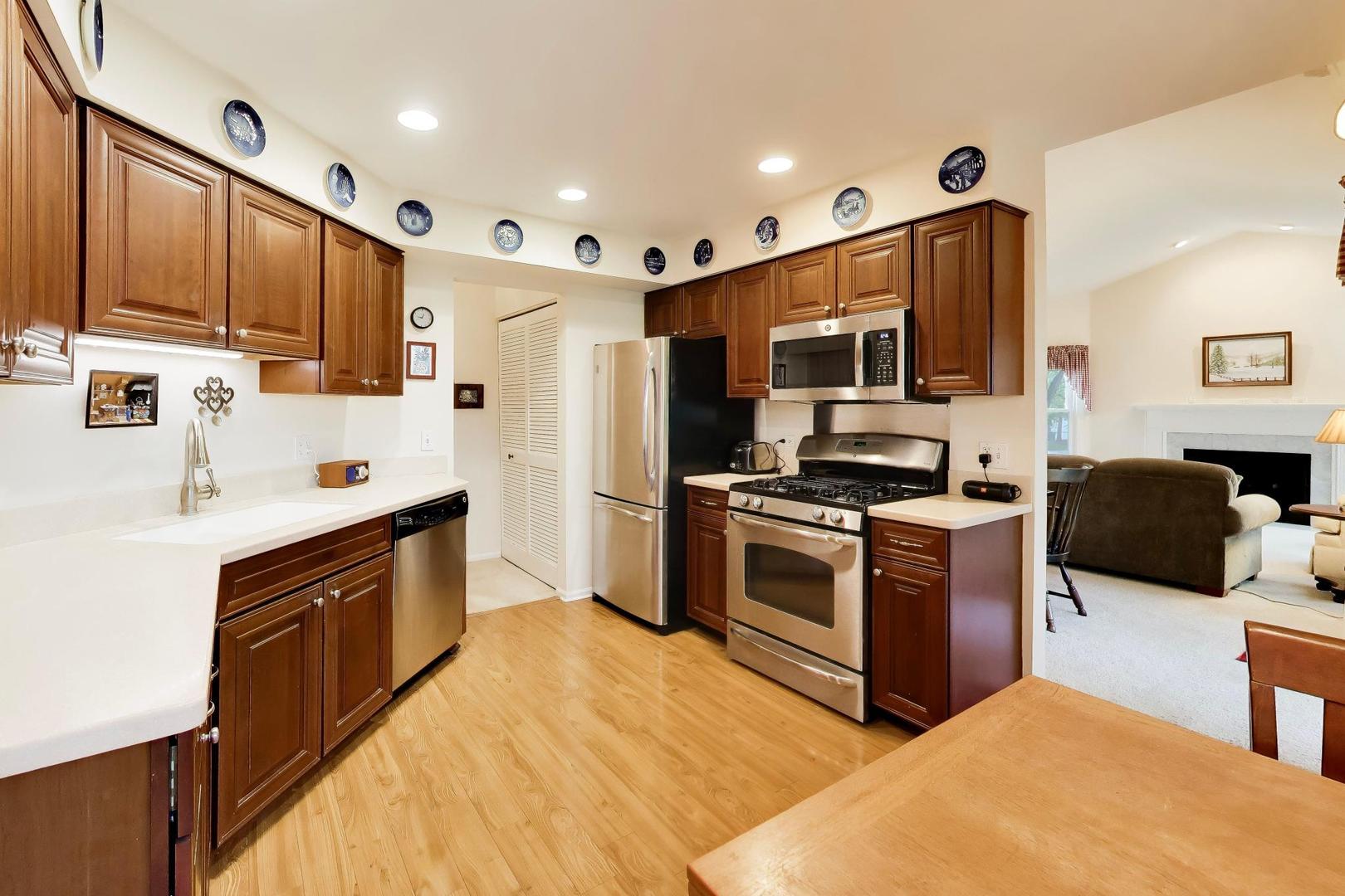 2529 Live Oak Lane