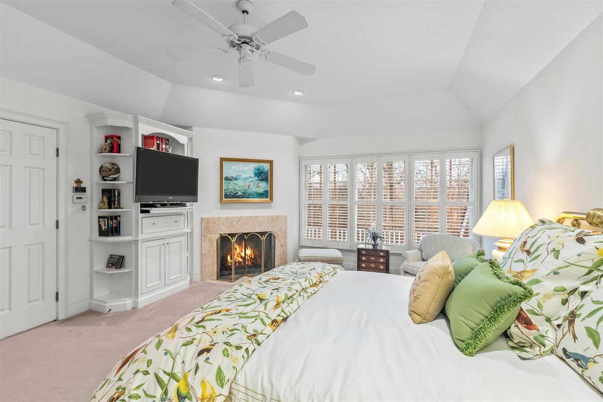 852 Gloucester Crossing