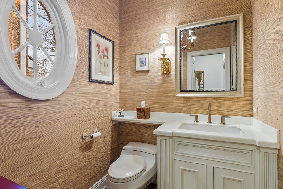 852 Gloucester Crossing