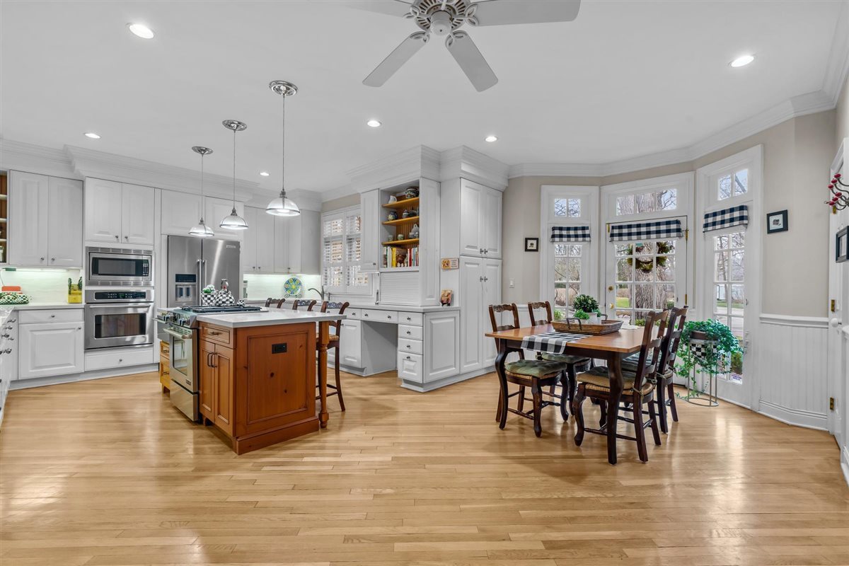 852 Gloucester Crossing