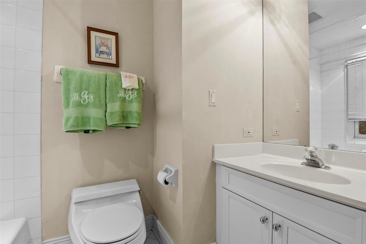852 Gloucester Crossing