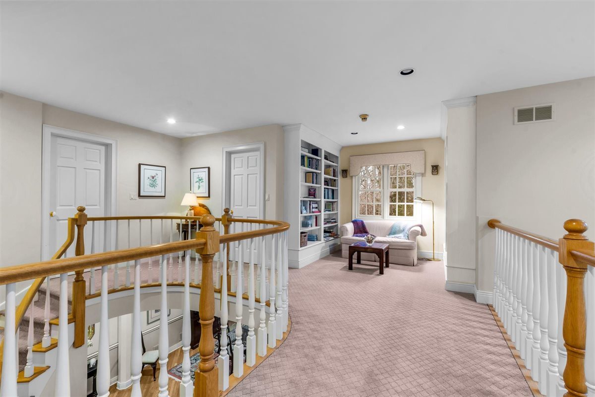 852 Gloucester Crossing