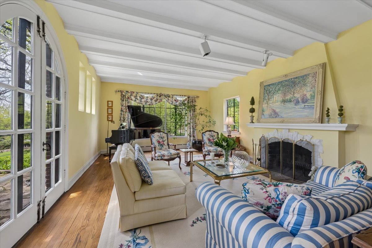 445 Sunset Lane