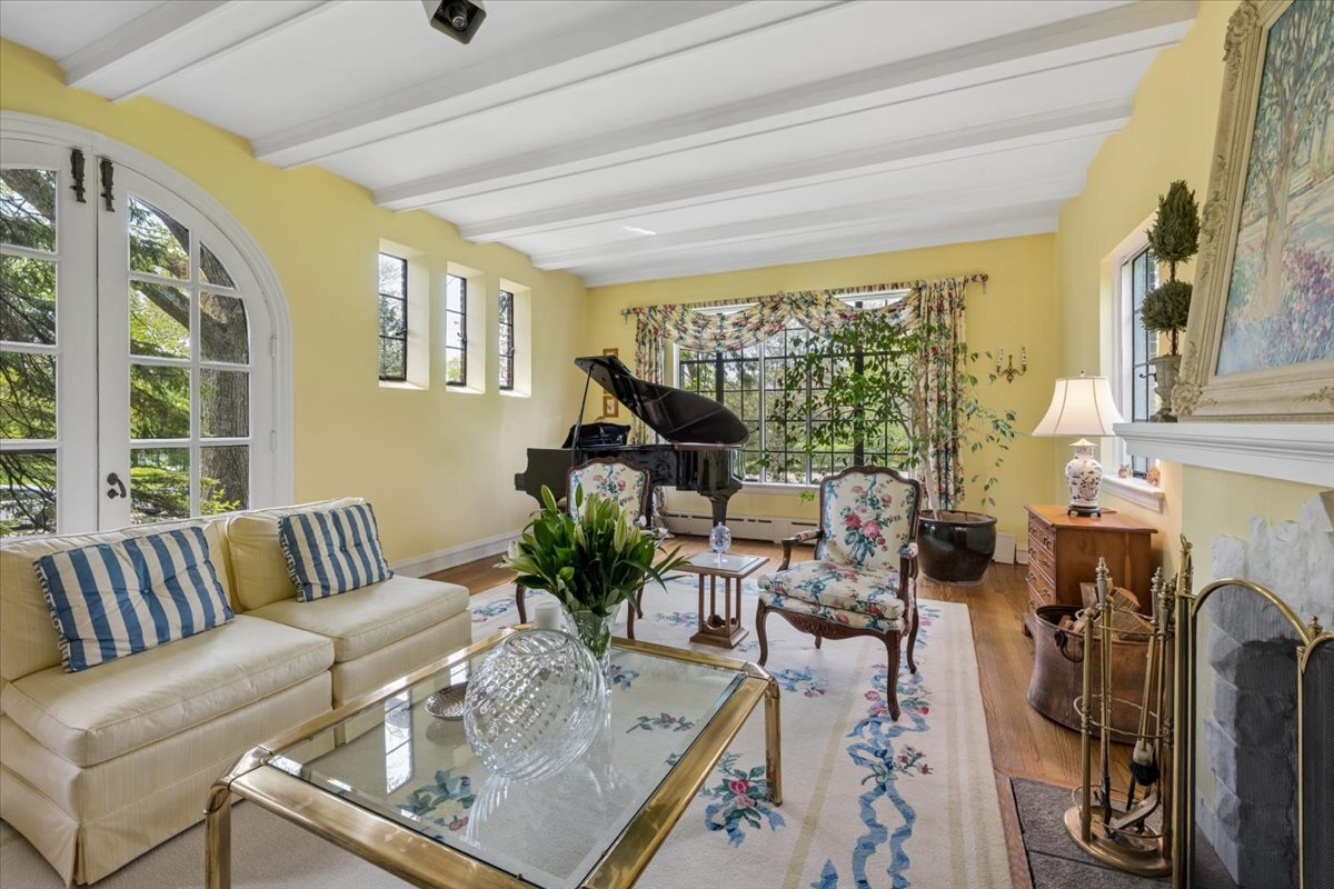 445 Sunset Lane