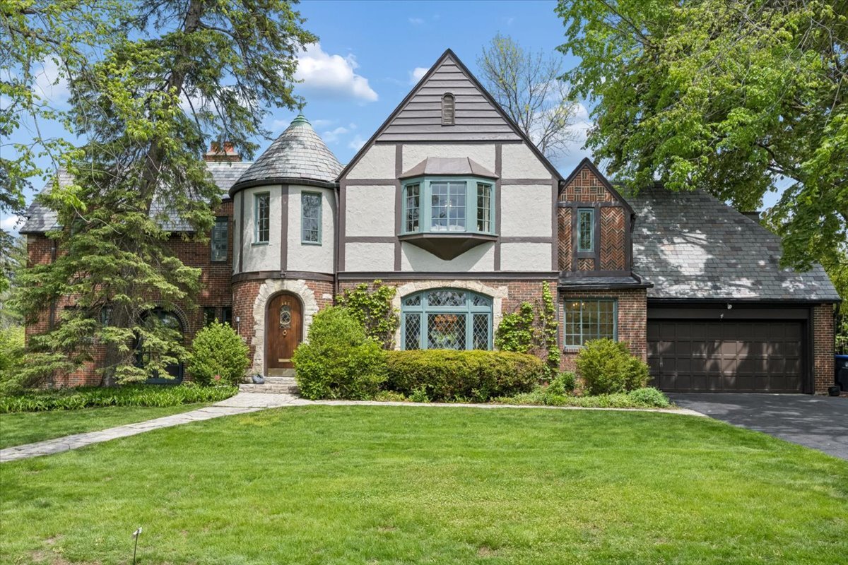 445 Sunset Lane