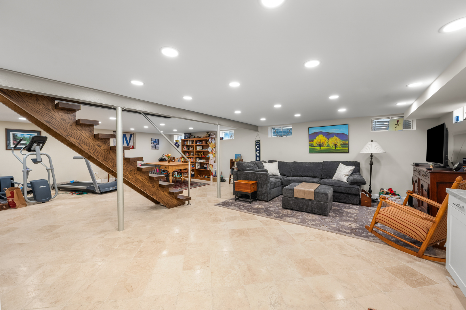 1143 Beverly Place