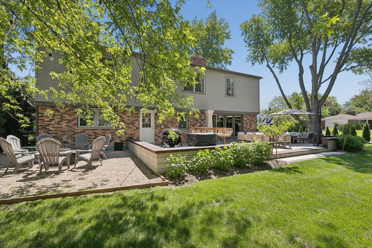 818 Valley Road