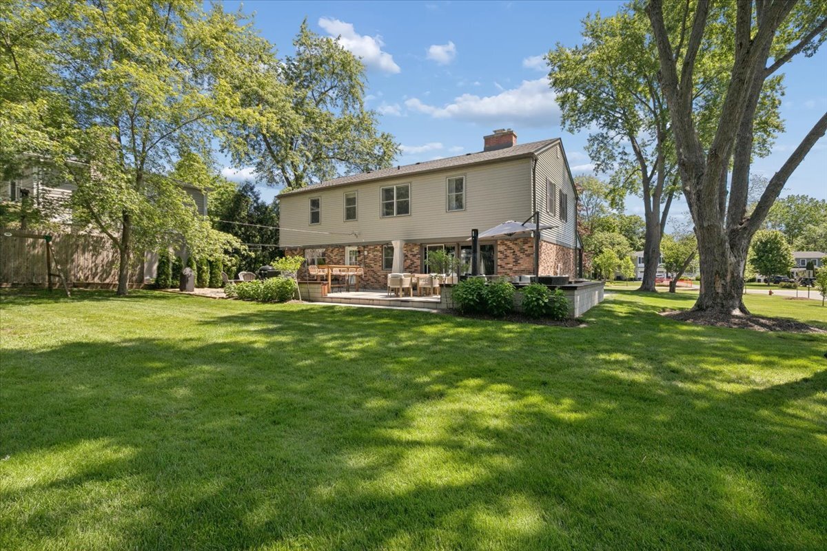 818 Valley Road
