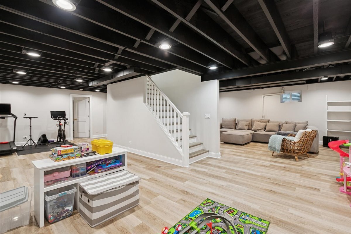 818 Valley Road