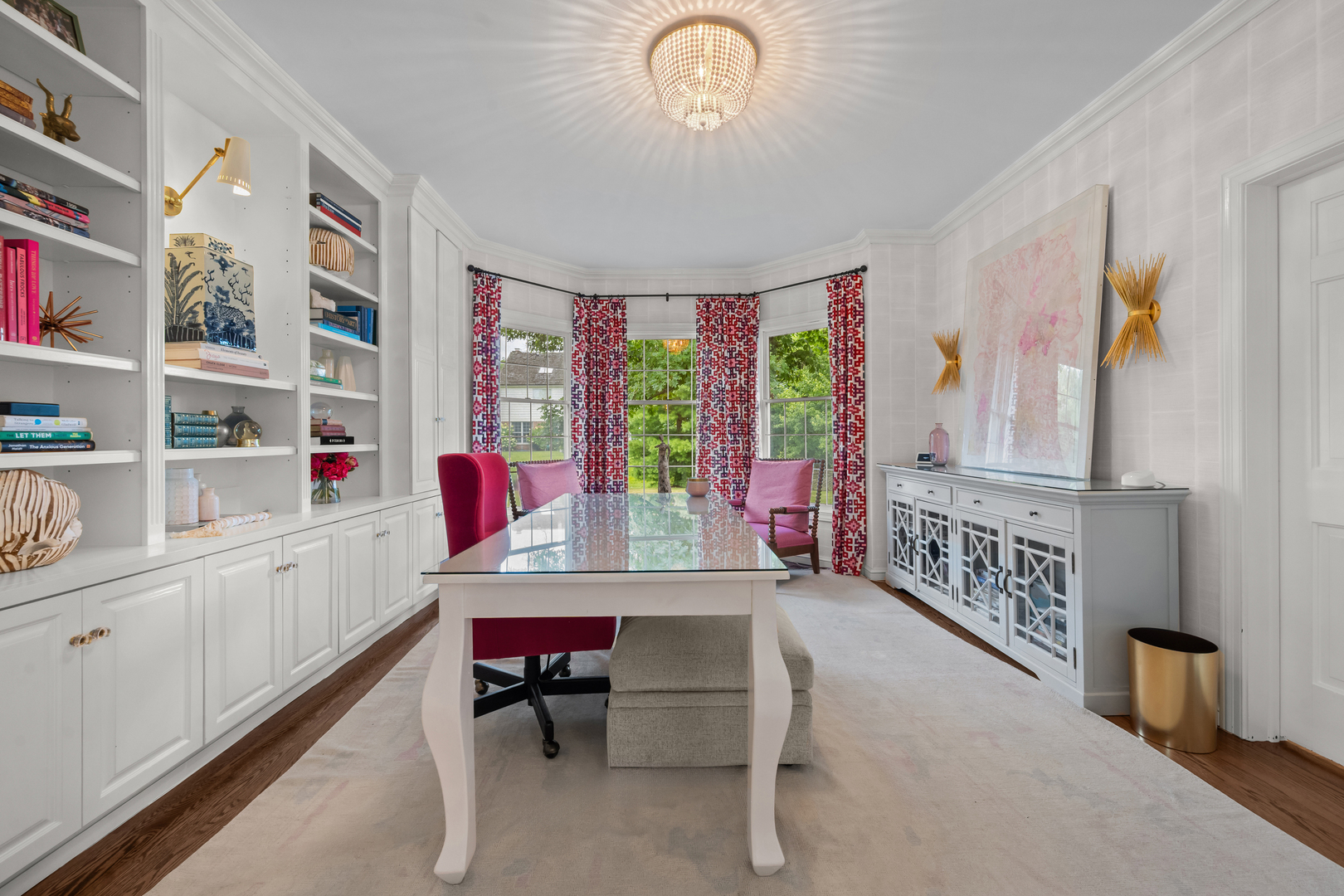 130 W Blackthorn Lane
