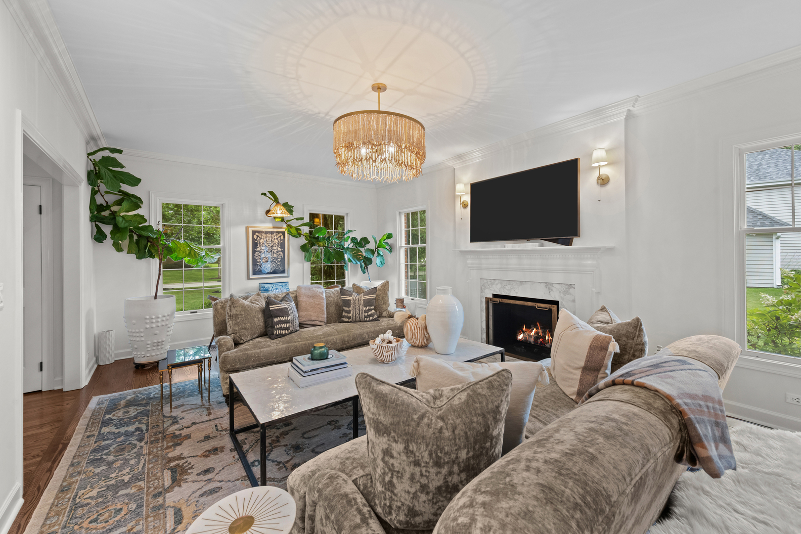 130 W Blackthorn Lane