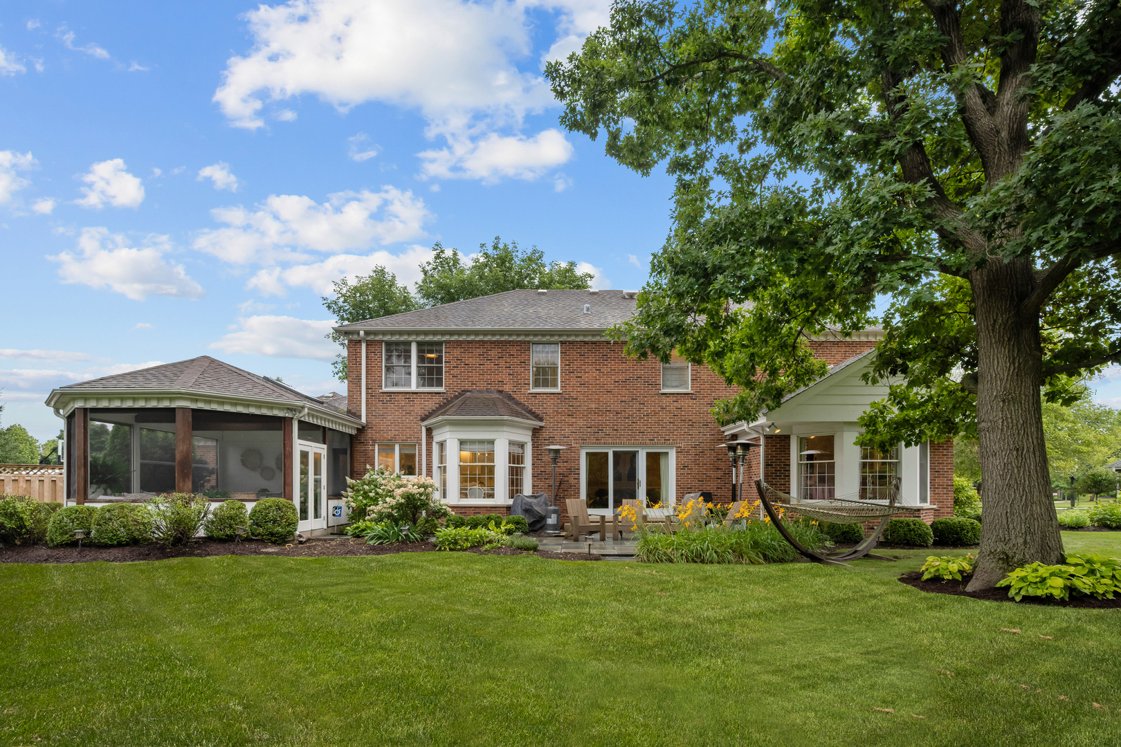130 W Blackthorn Lane