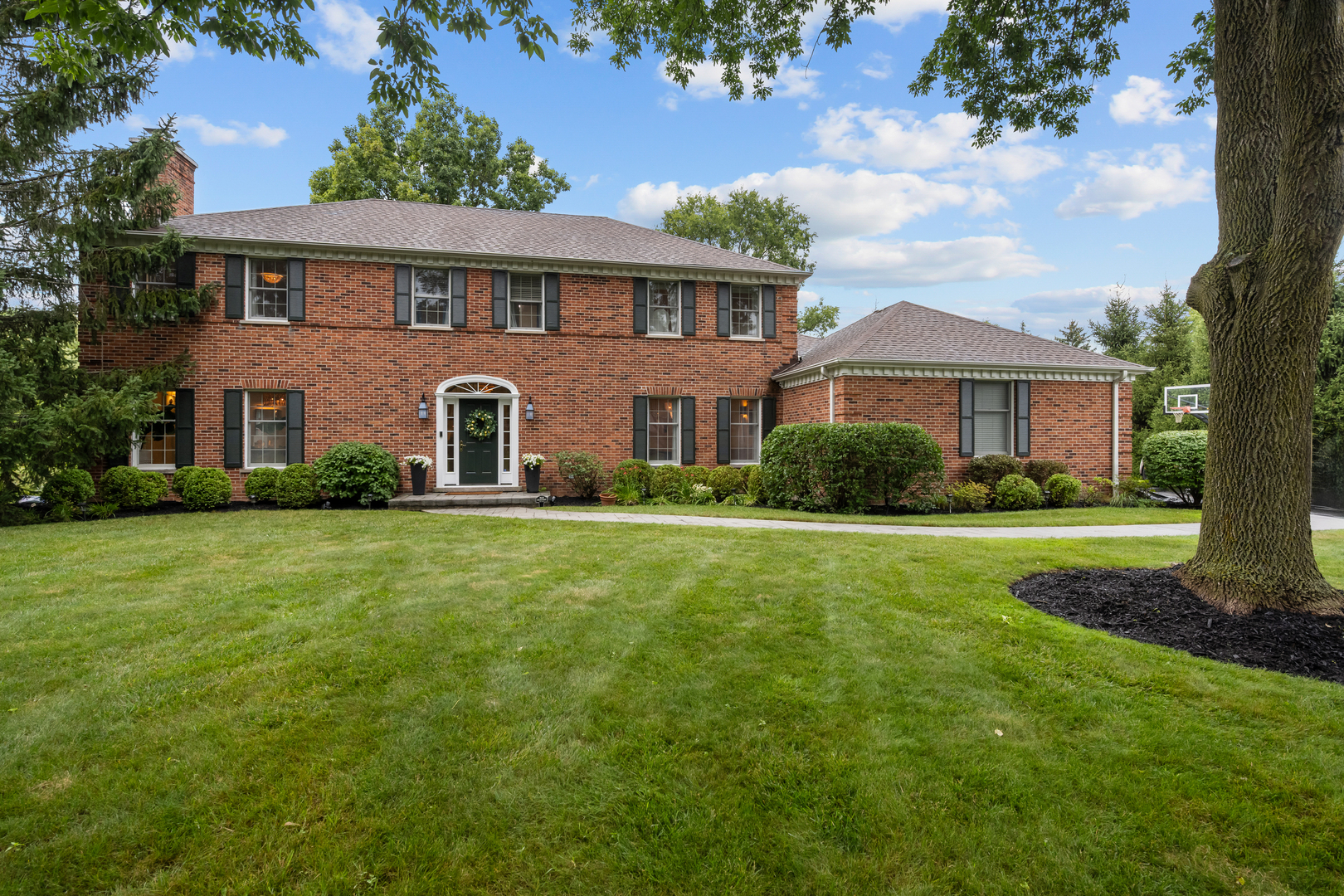 130 W Blackthorn Lane