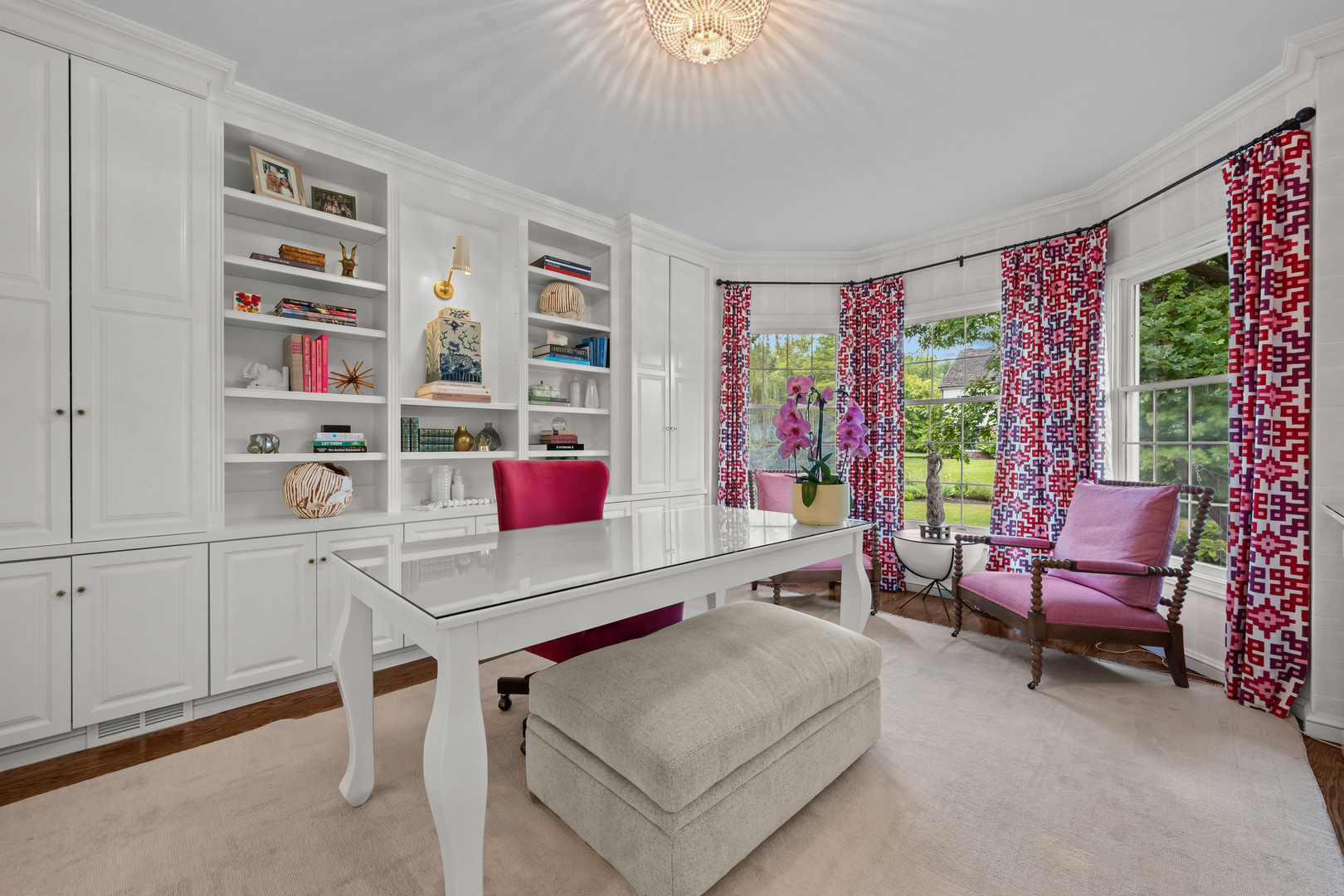130 W Blackthorn Lane