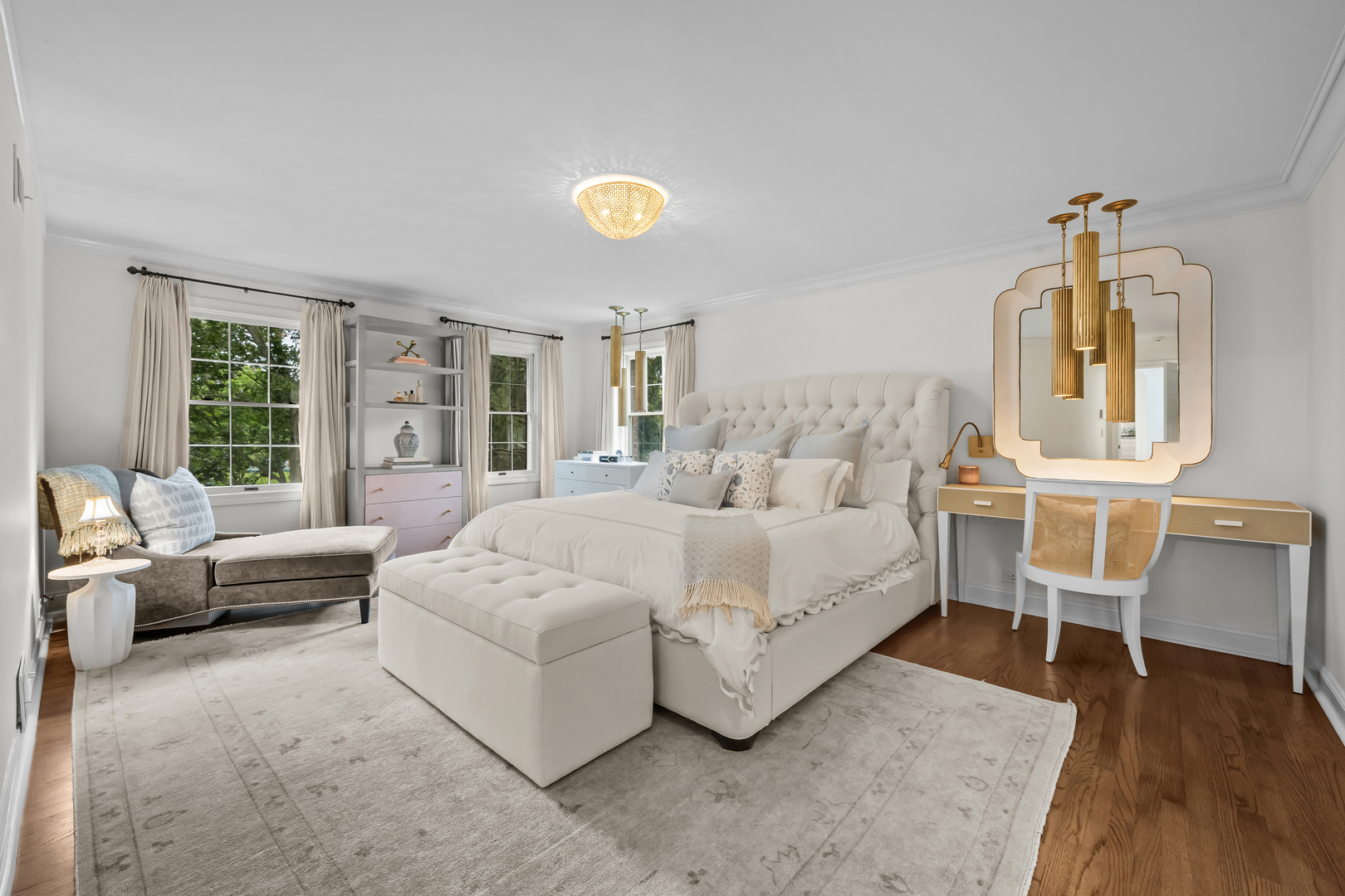 130 W Blackthorn Lane