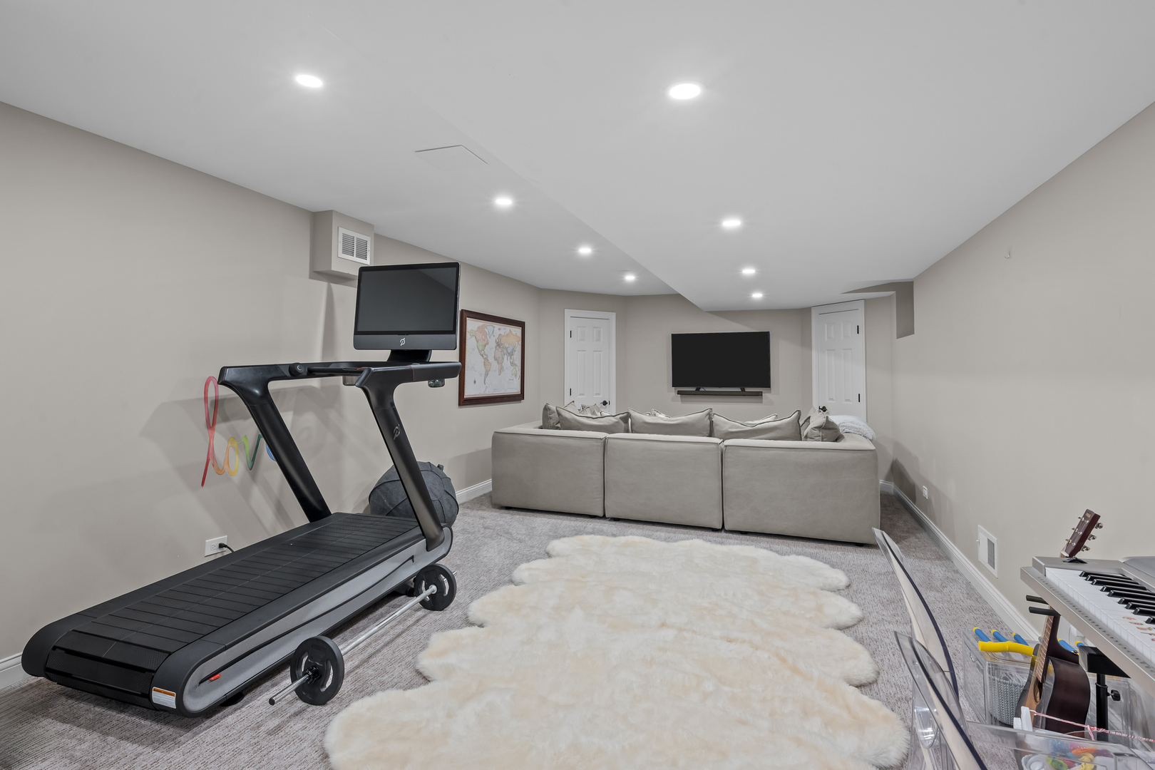 130 W Blackthorn Lane