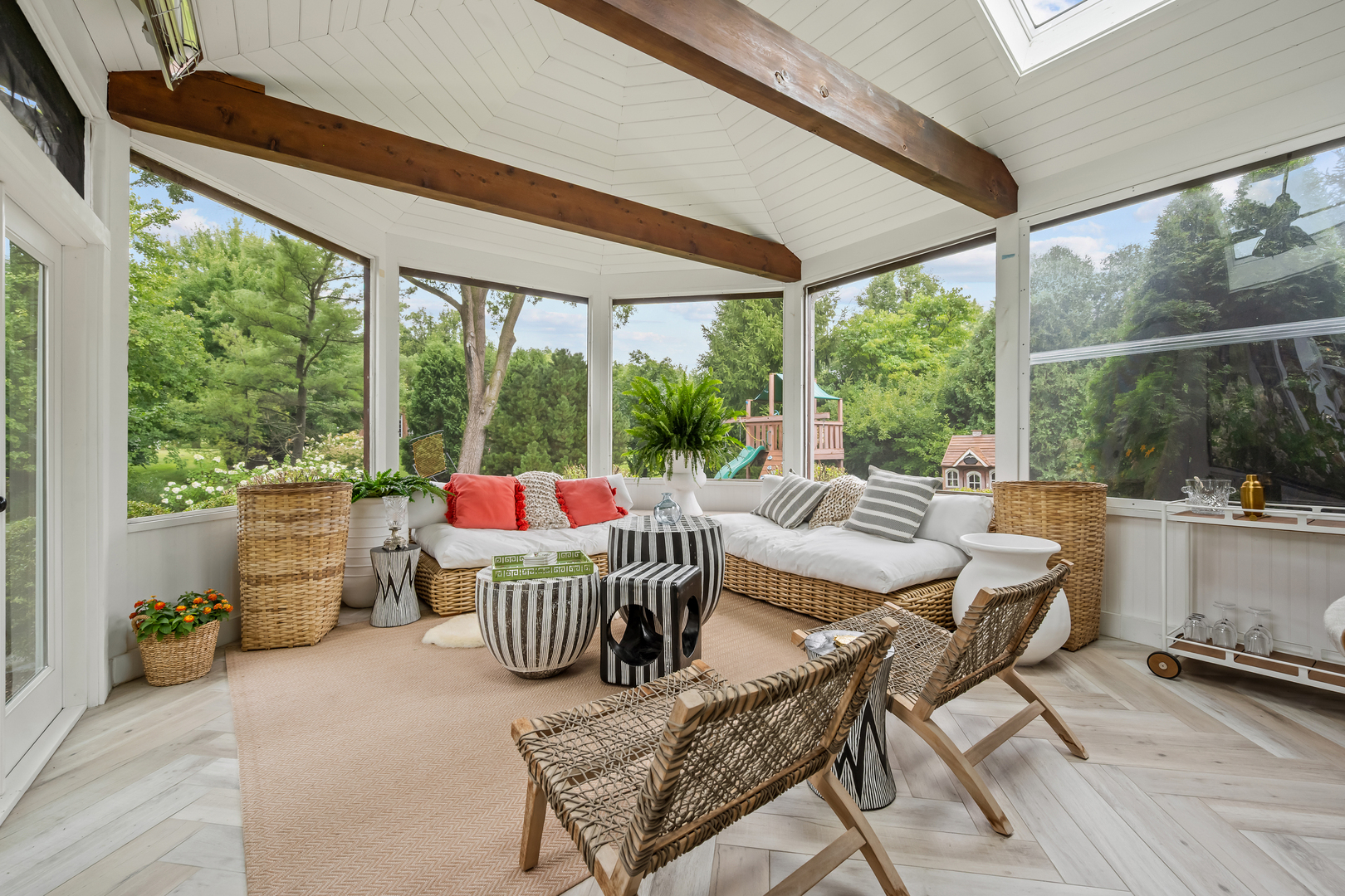 130 W Blackthorn Lane
