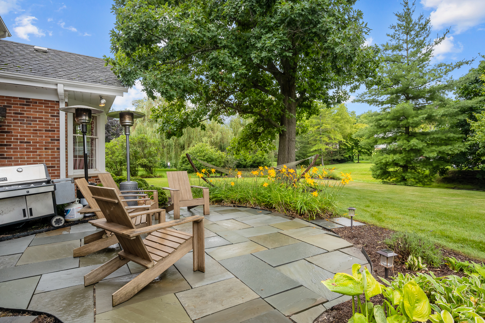 130 W Blackthorn Lane