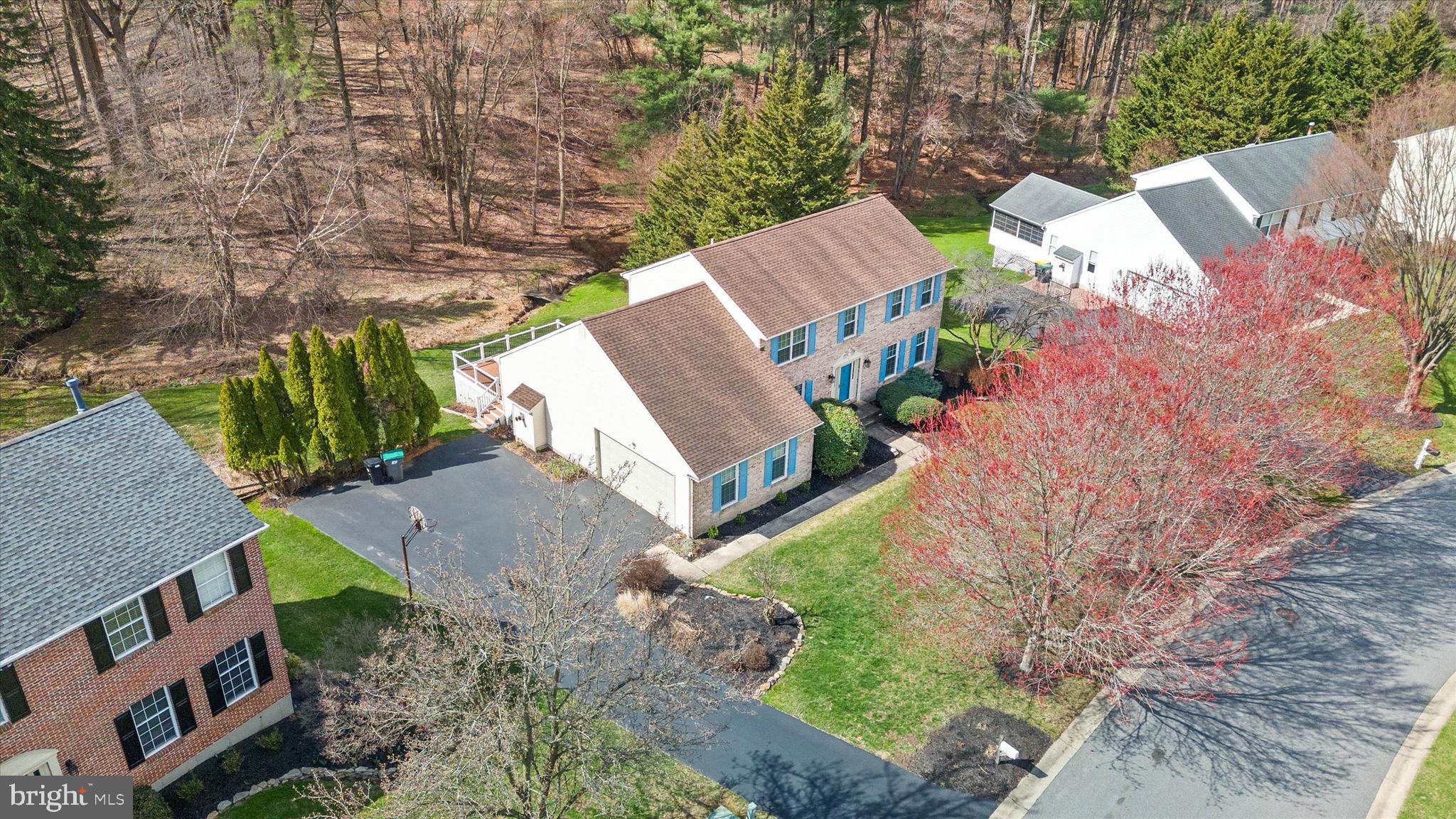 315 Nicola Ln