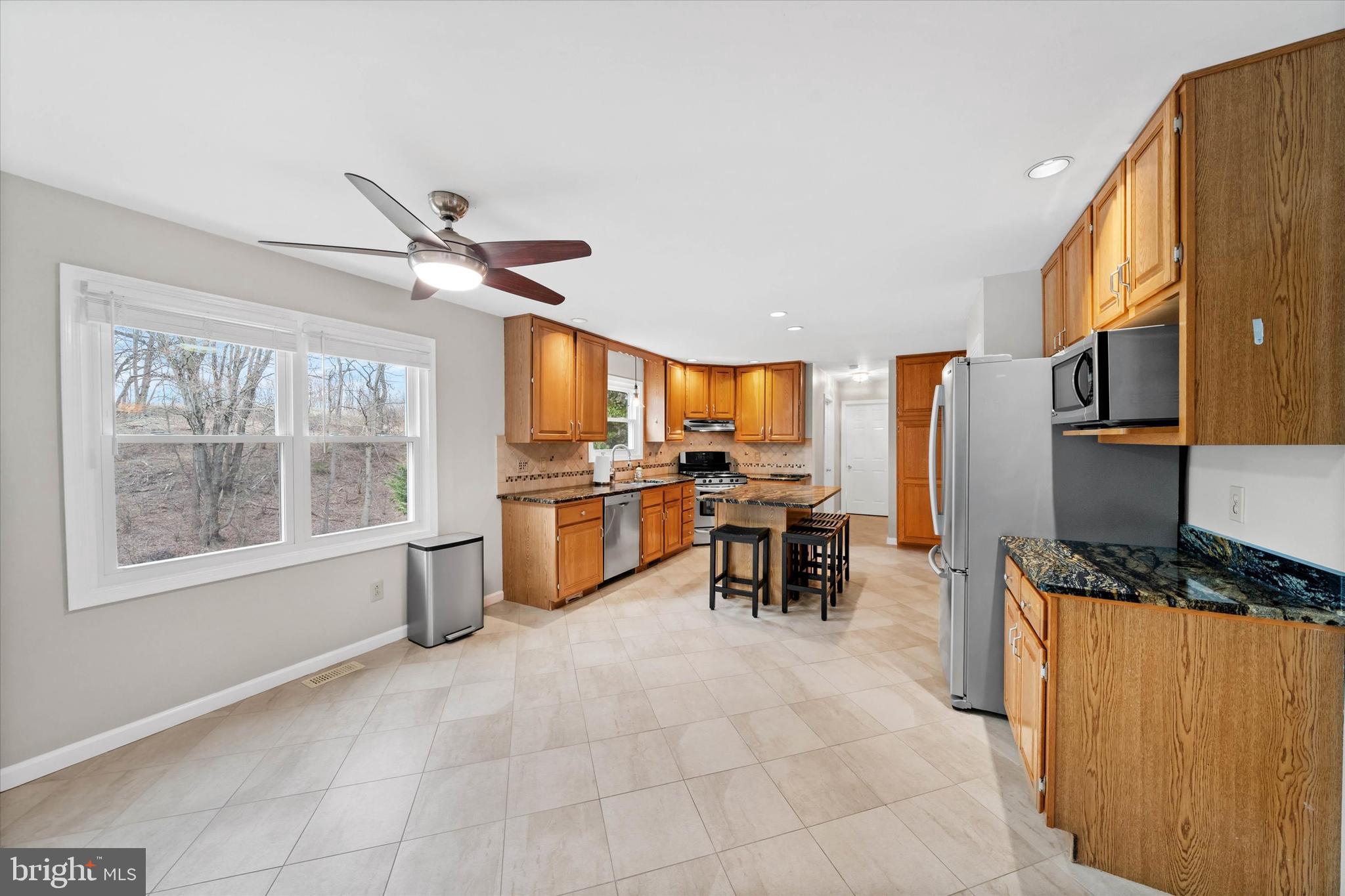 315 Nicola Ln