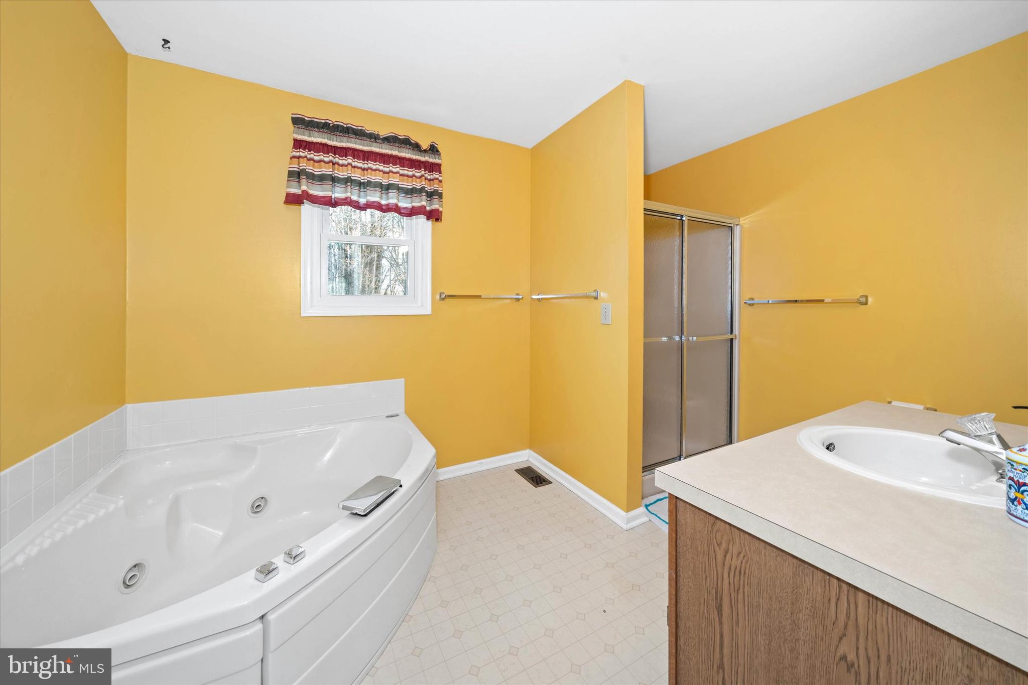 315 Nicola Ln