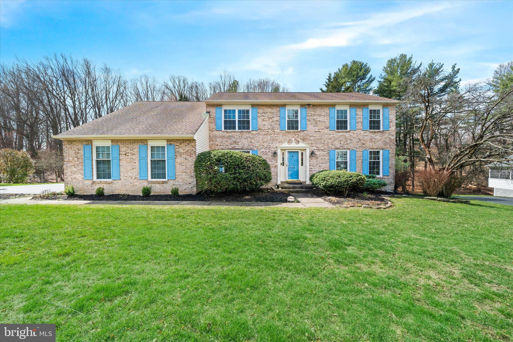 315 Nicola Ln