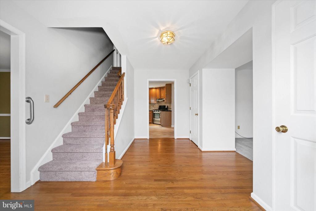 315 Nicola Ln