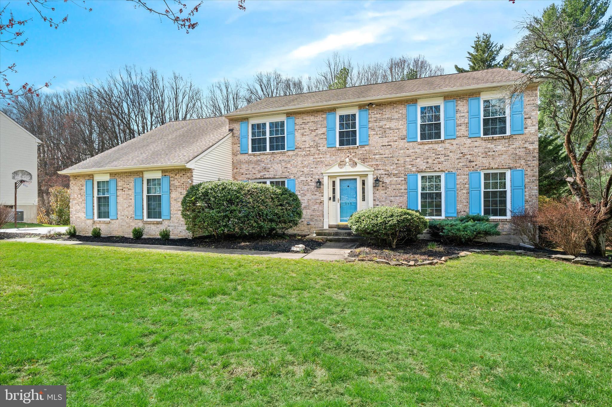 315 Nicola Ln