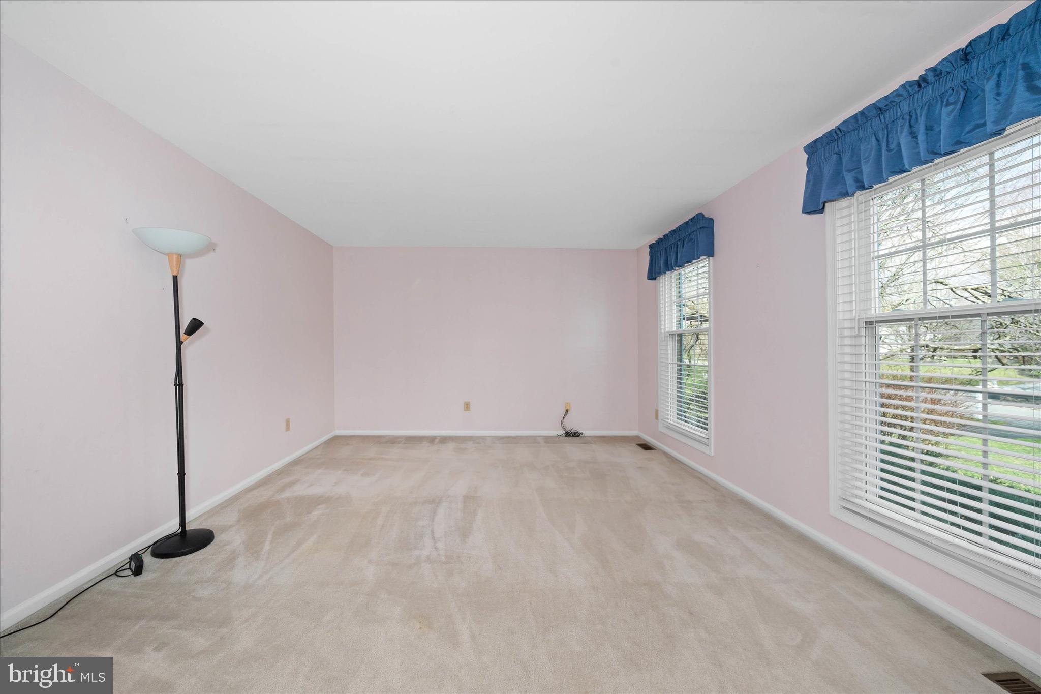 315 Nicola Ln