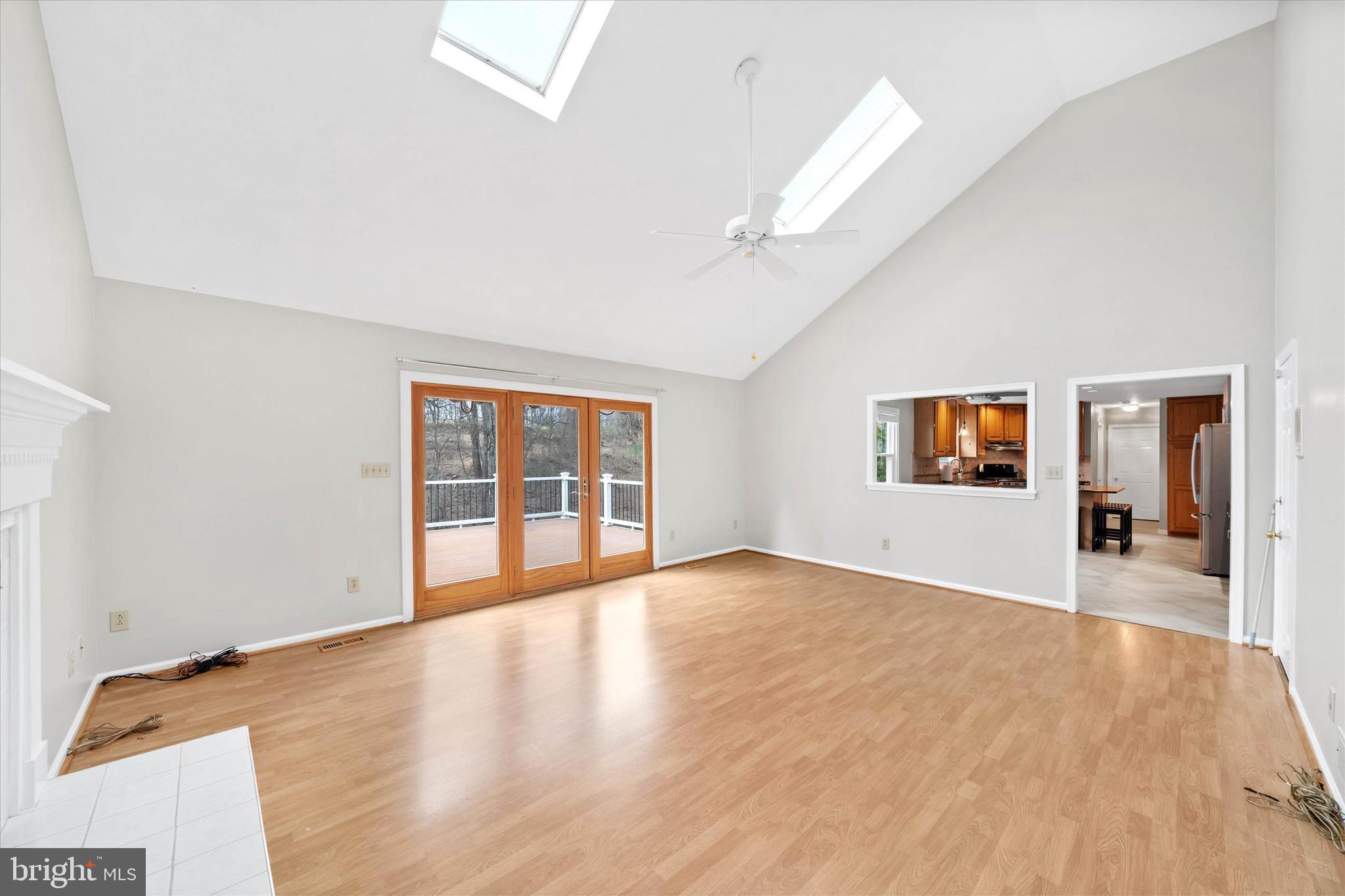 315 Nicola Ln