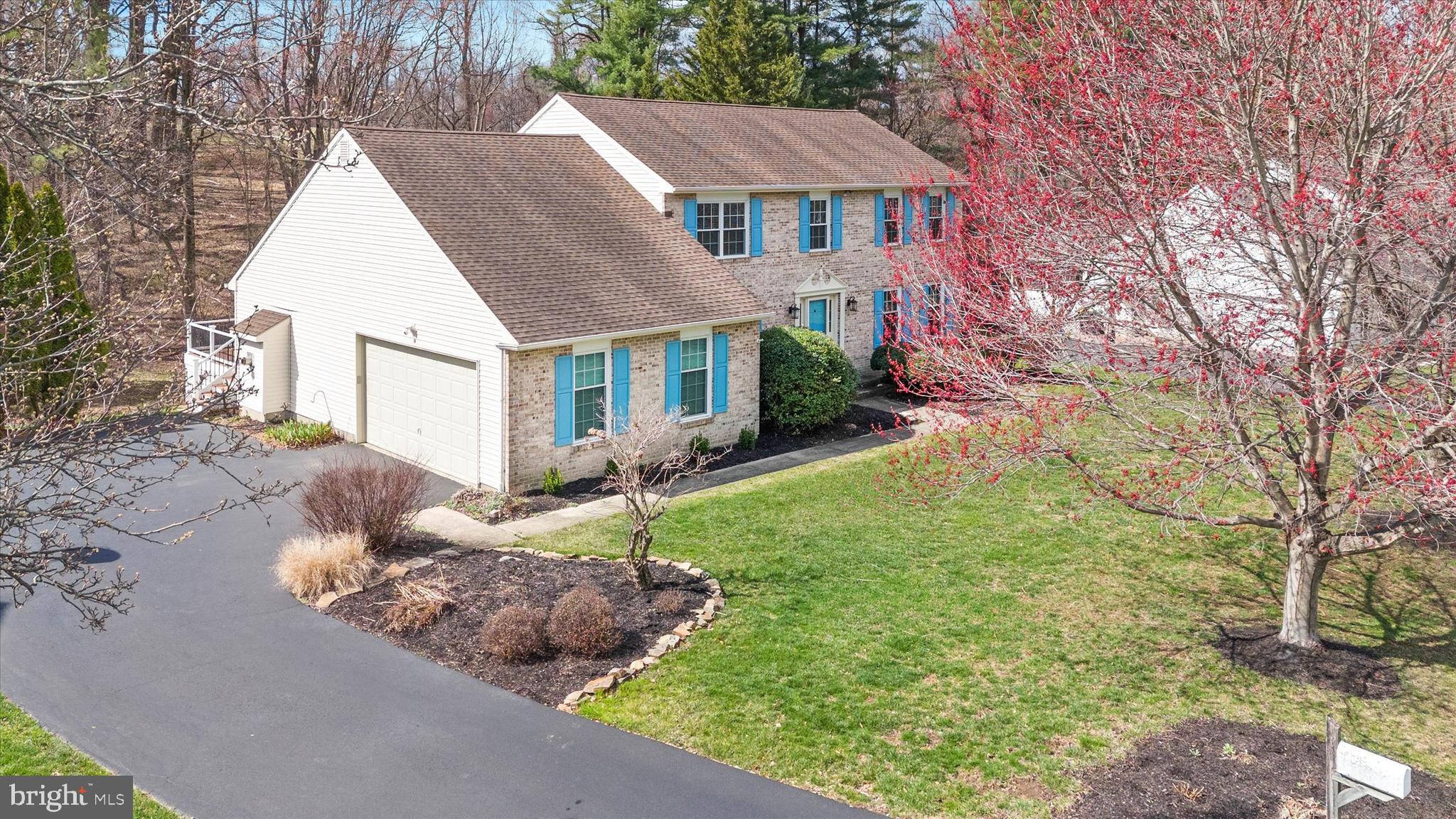 315 Nicola Ln