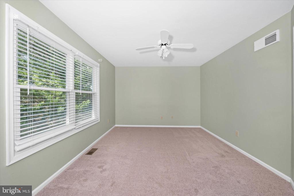 315 Nicola Ln