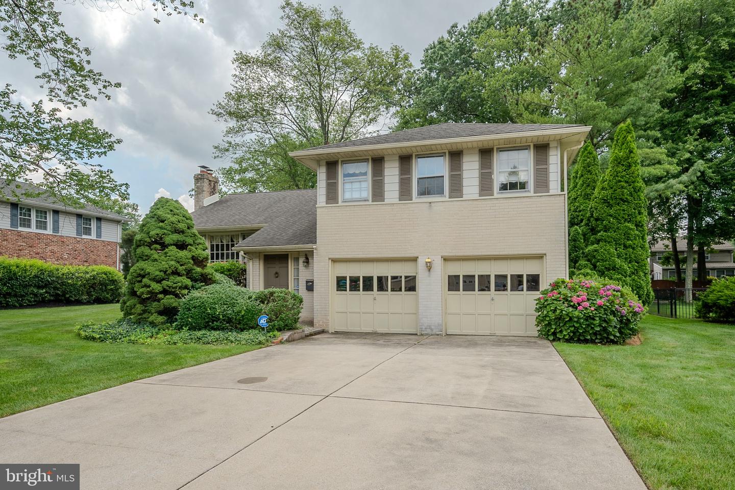 2406 Larchwood Rd