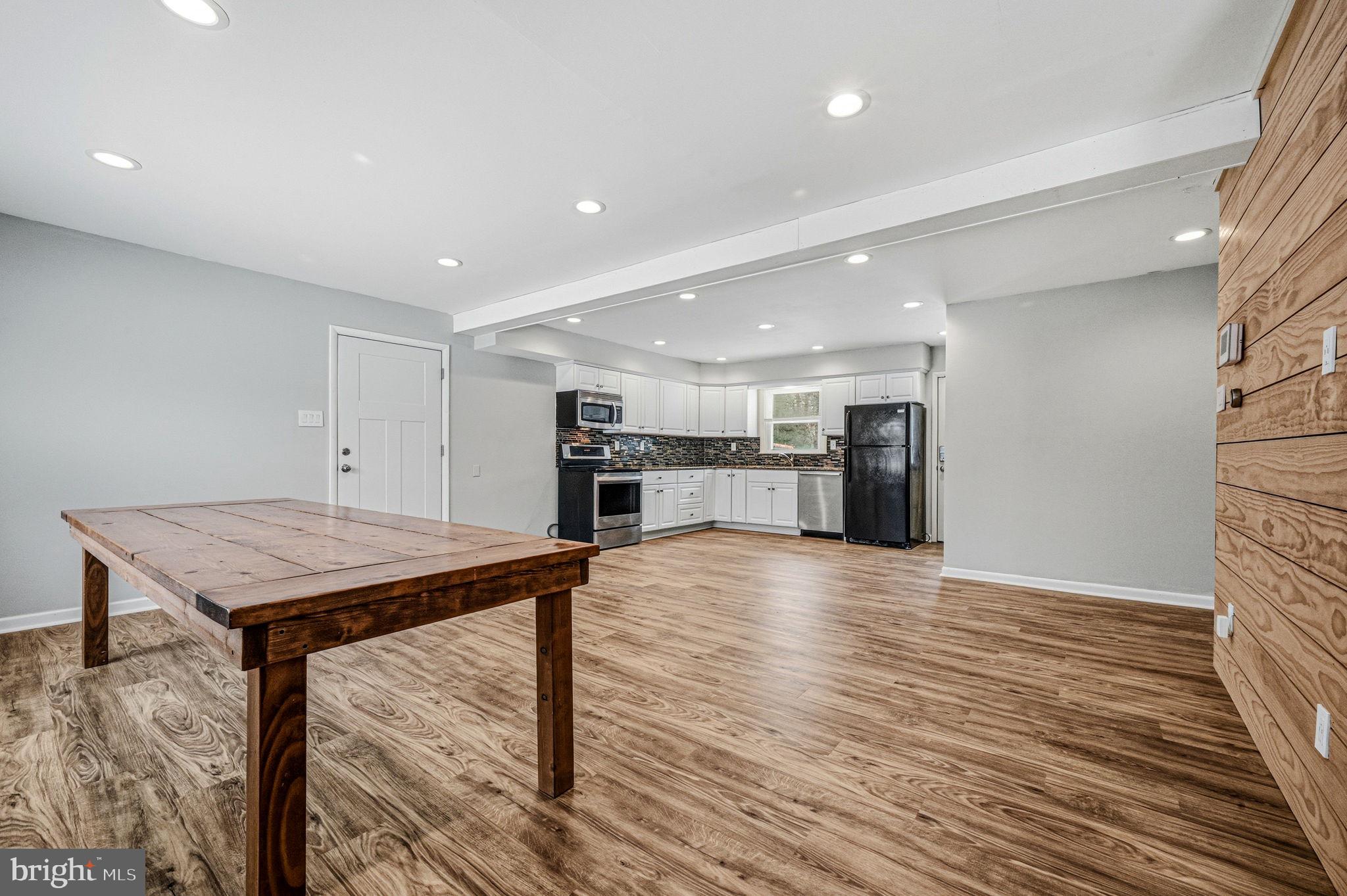 992 OLD BALTIMORE PIKE