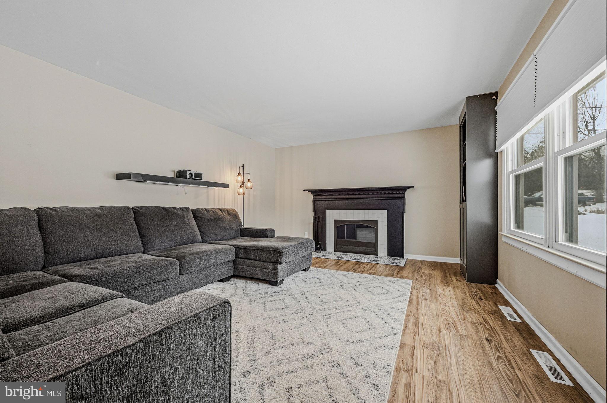 992 OLD BALTIMORE PIKE