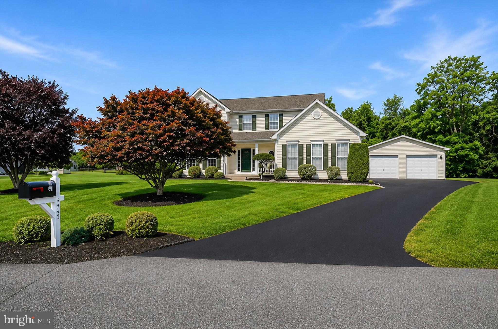 412 MAPLEWOOD DRIVE