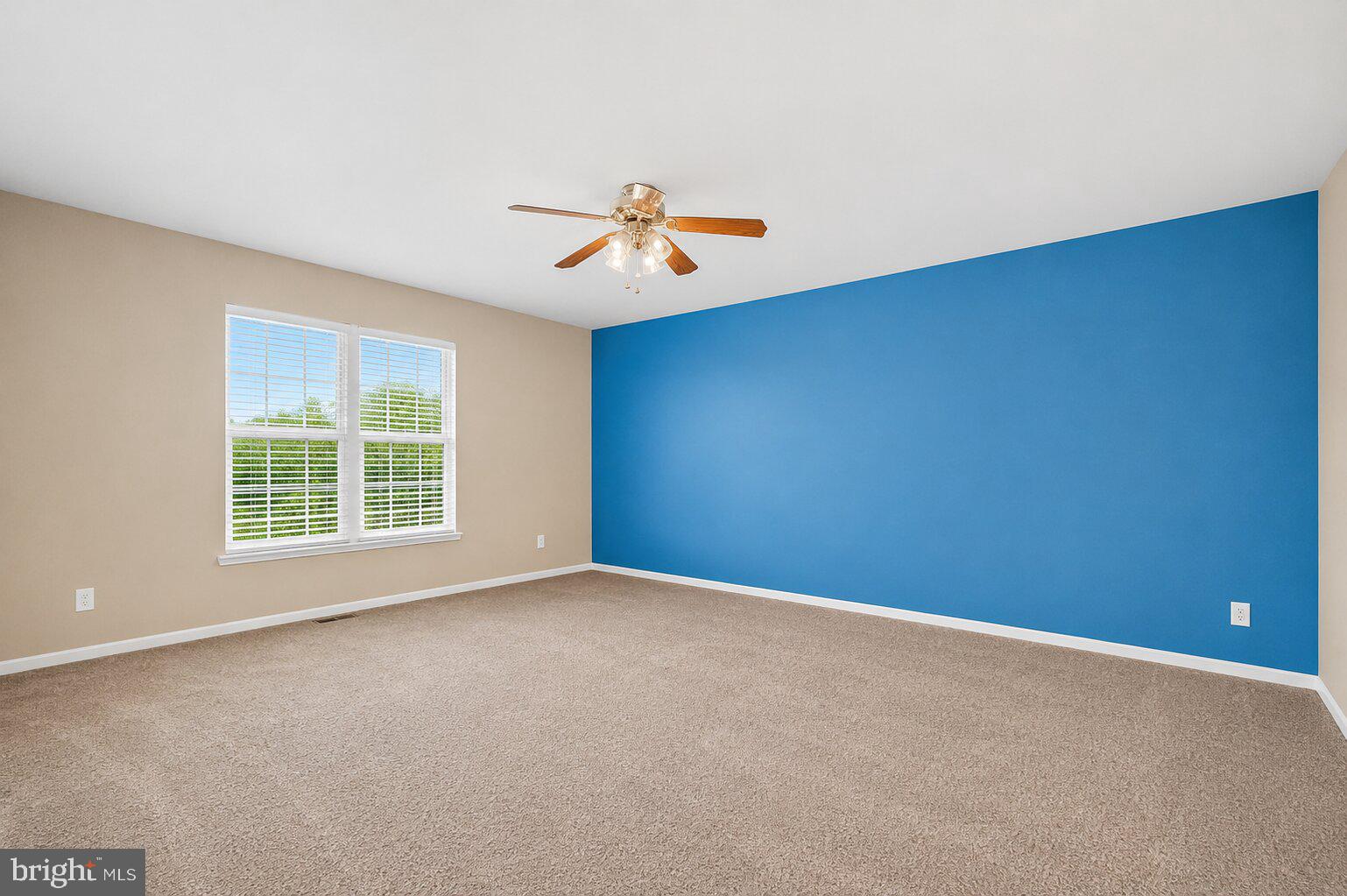 412 MAPLEWOOD DRIVE