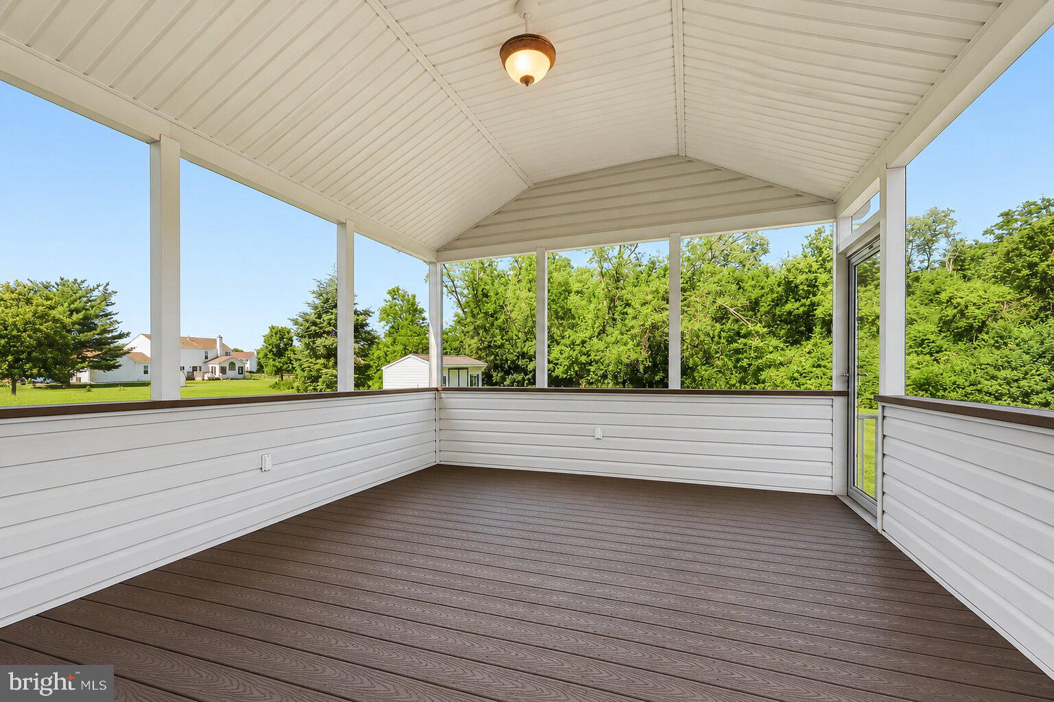 412 MAPLEWOOD DRIVE