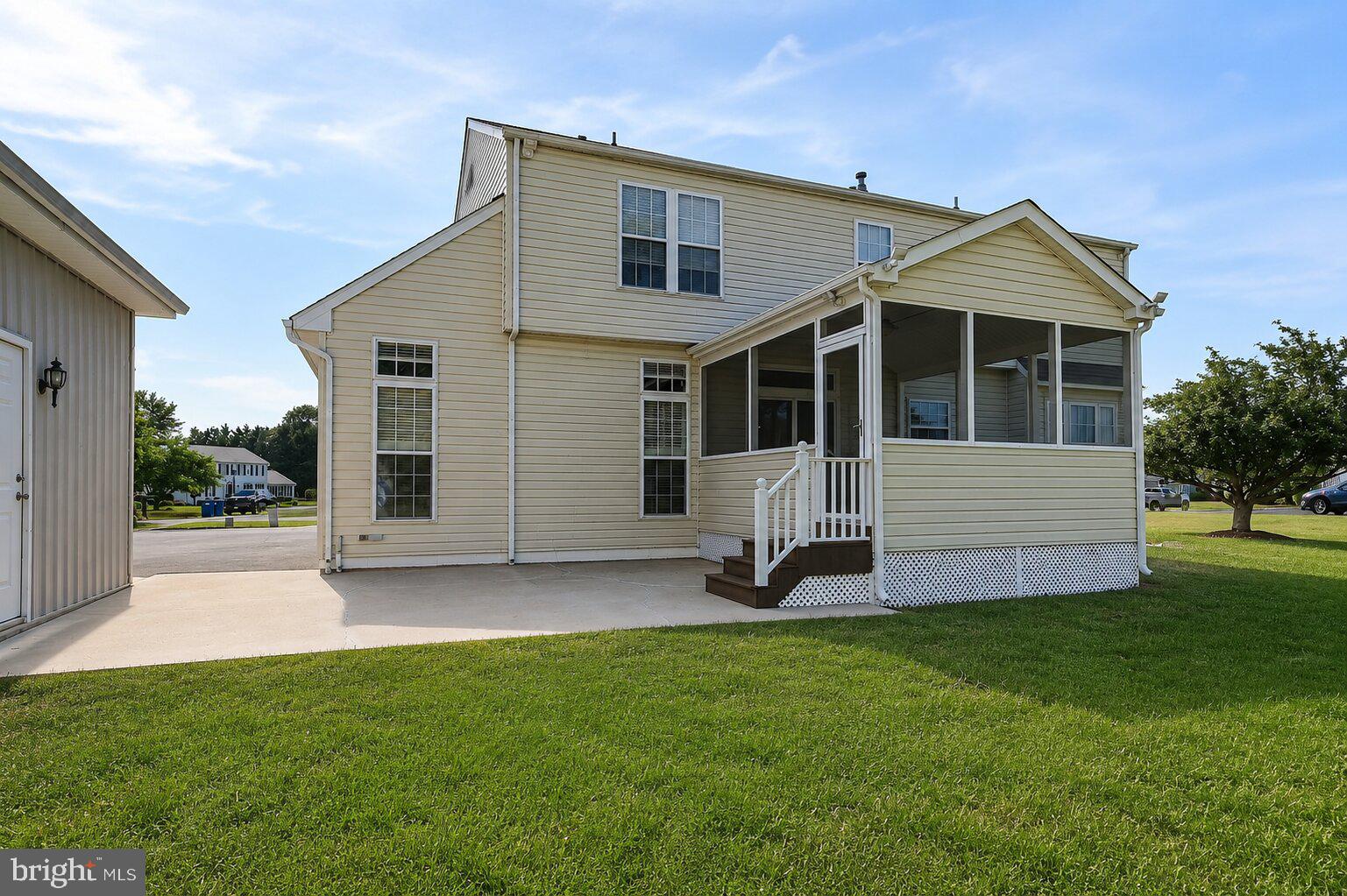 412 MAPLEWOOD DRIVE