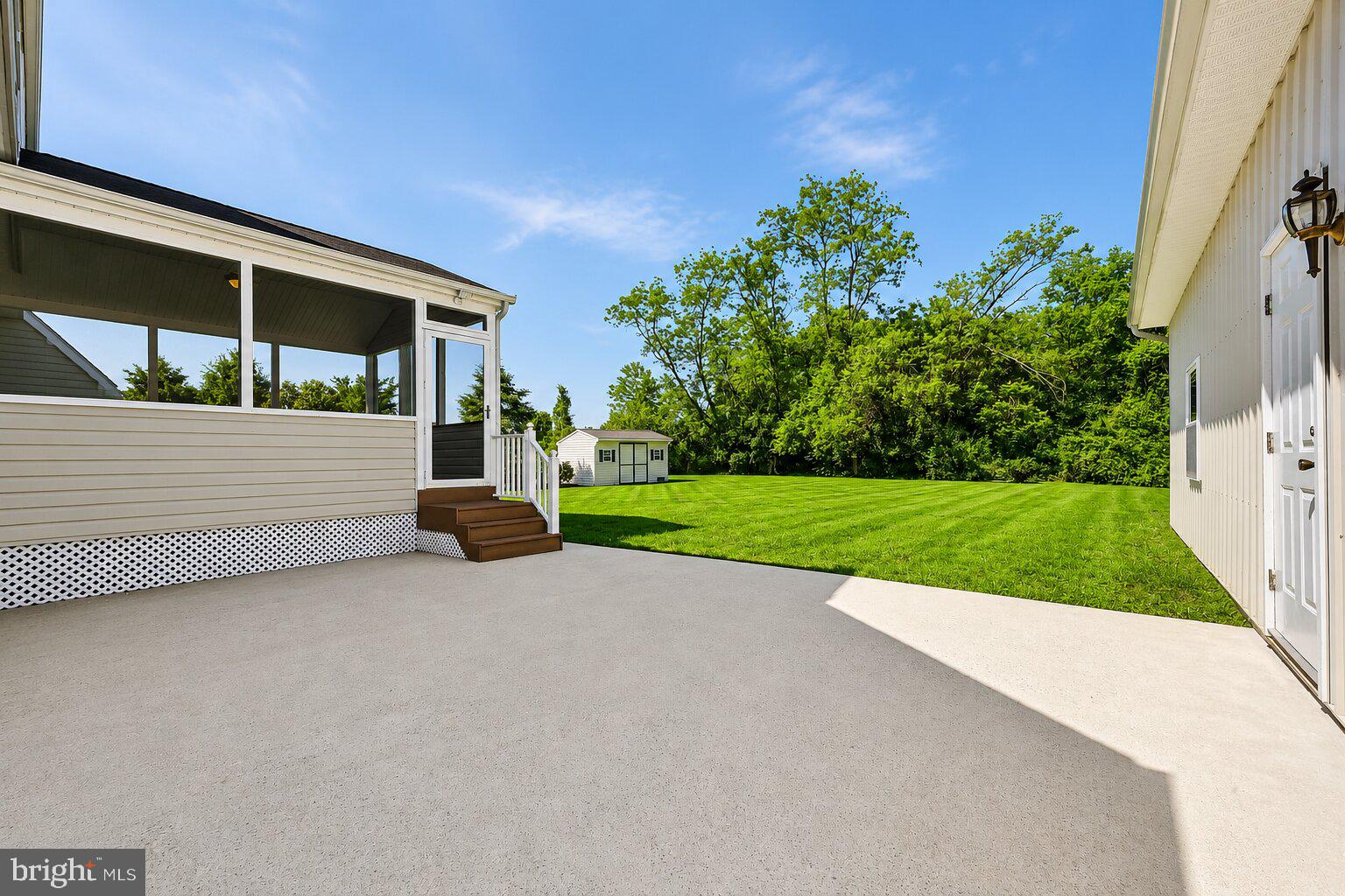 412 MAPLEWOOD DRIVE