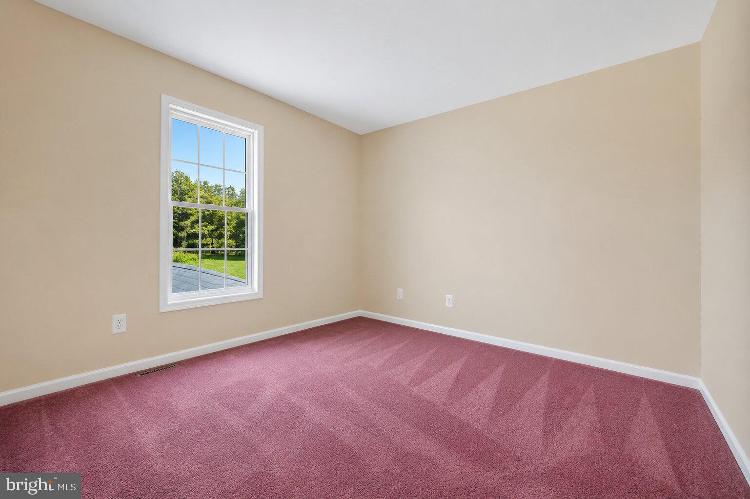 412 MAPLEWOOD DRIVE