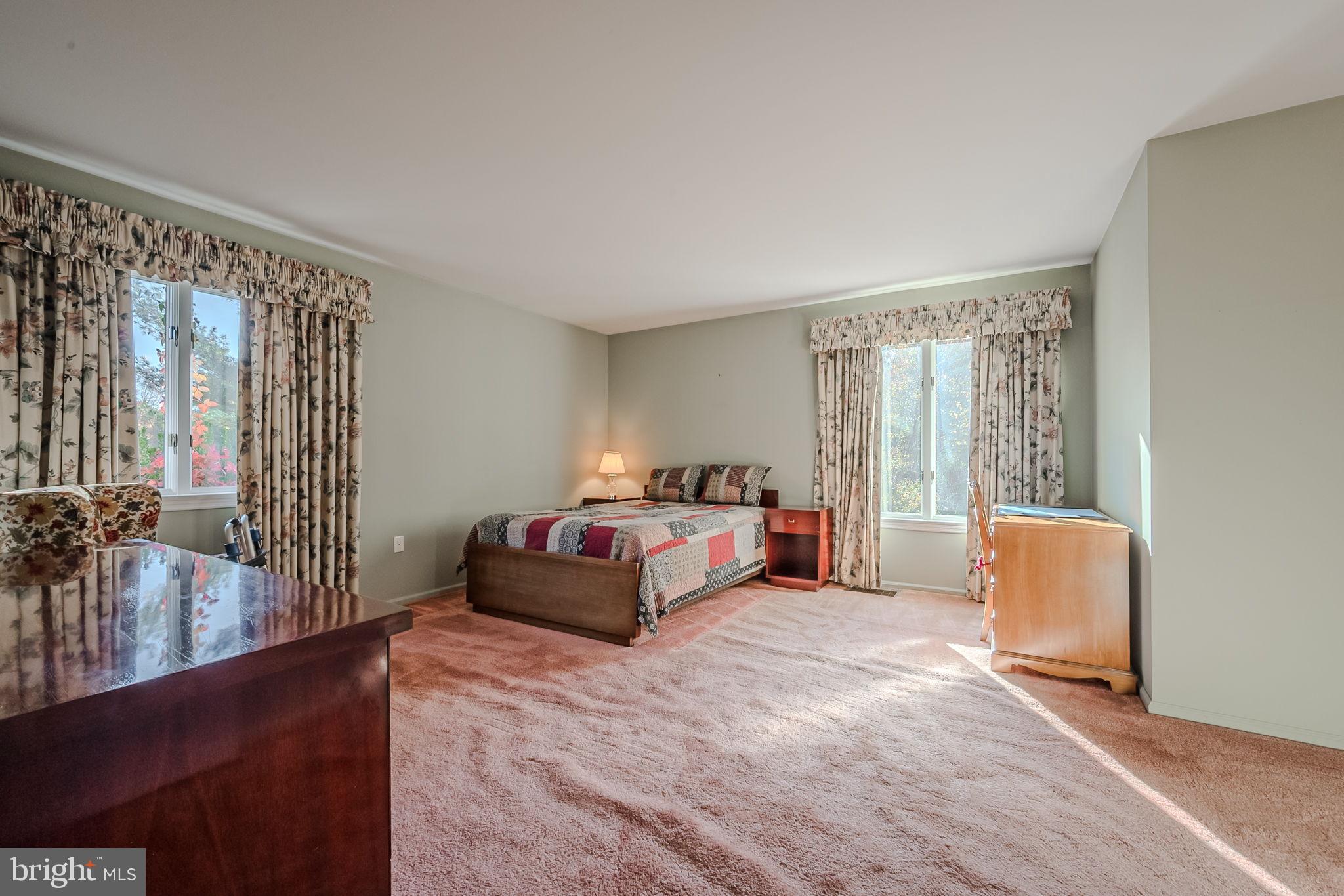 152 Middlecroft Rd