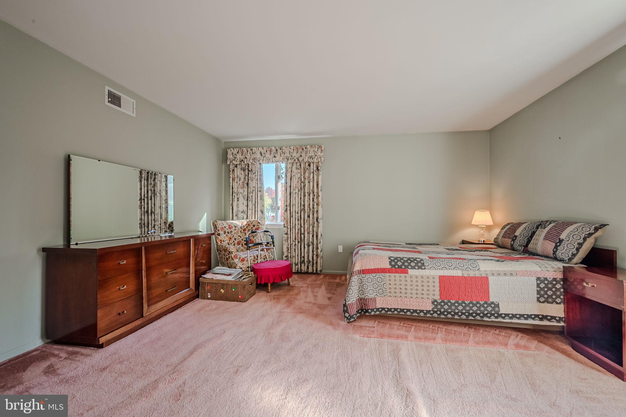 152 Middlecroft Rd