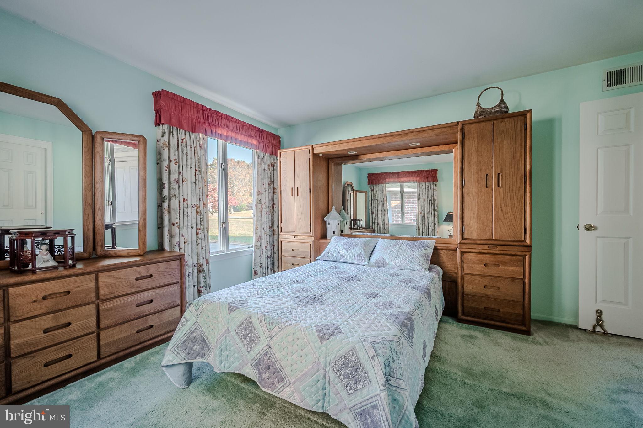 152 Middlecroft Rd