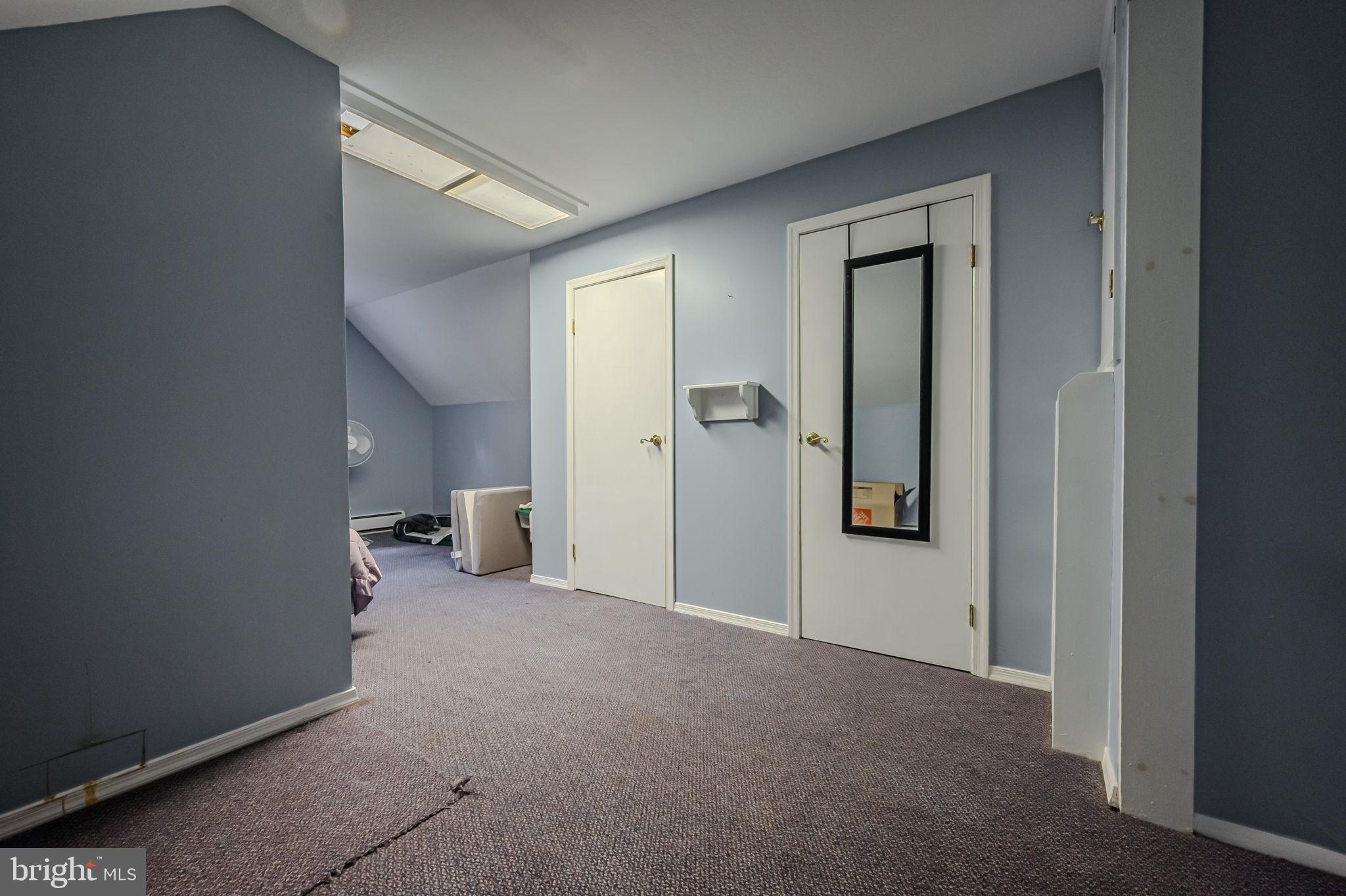 1302 Greentree Ln