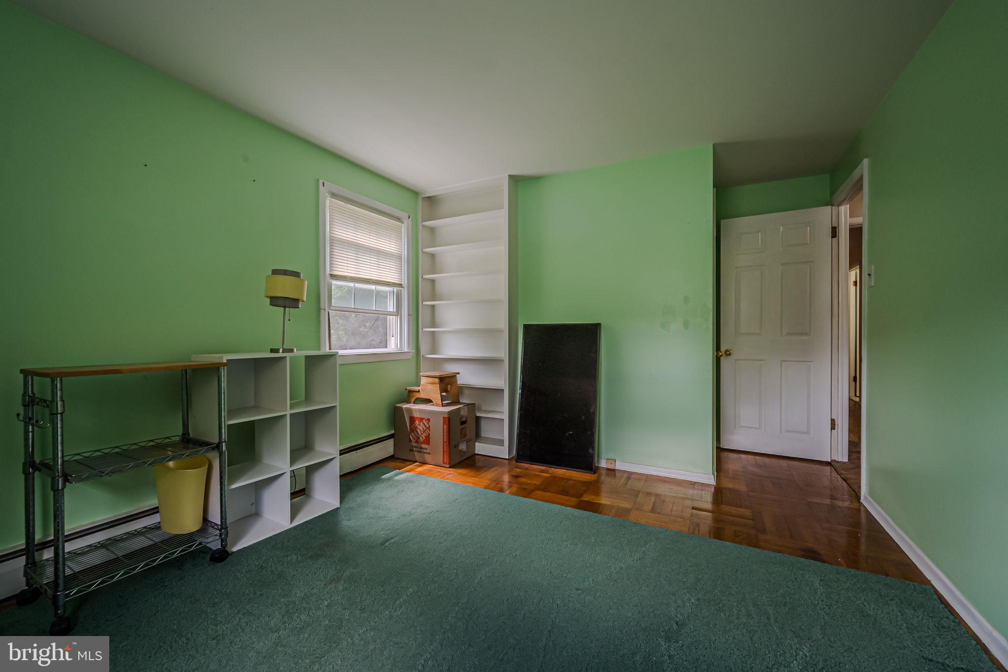 1302 Greentree Ln