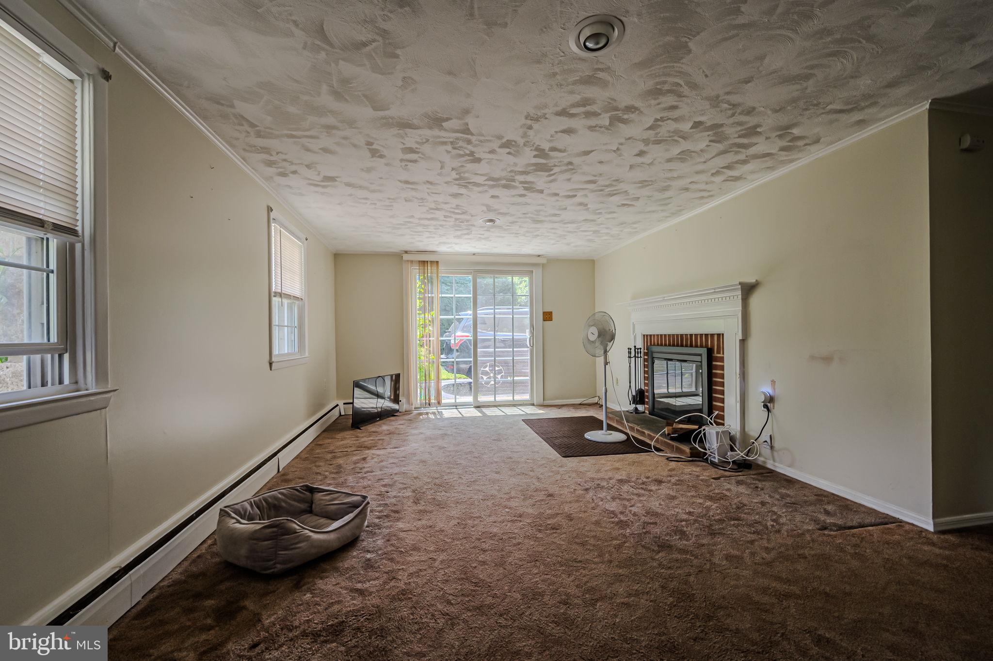 1302 Greentree Ln