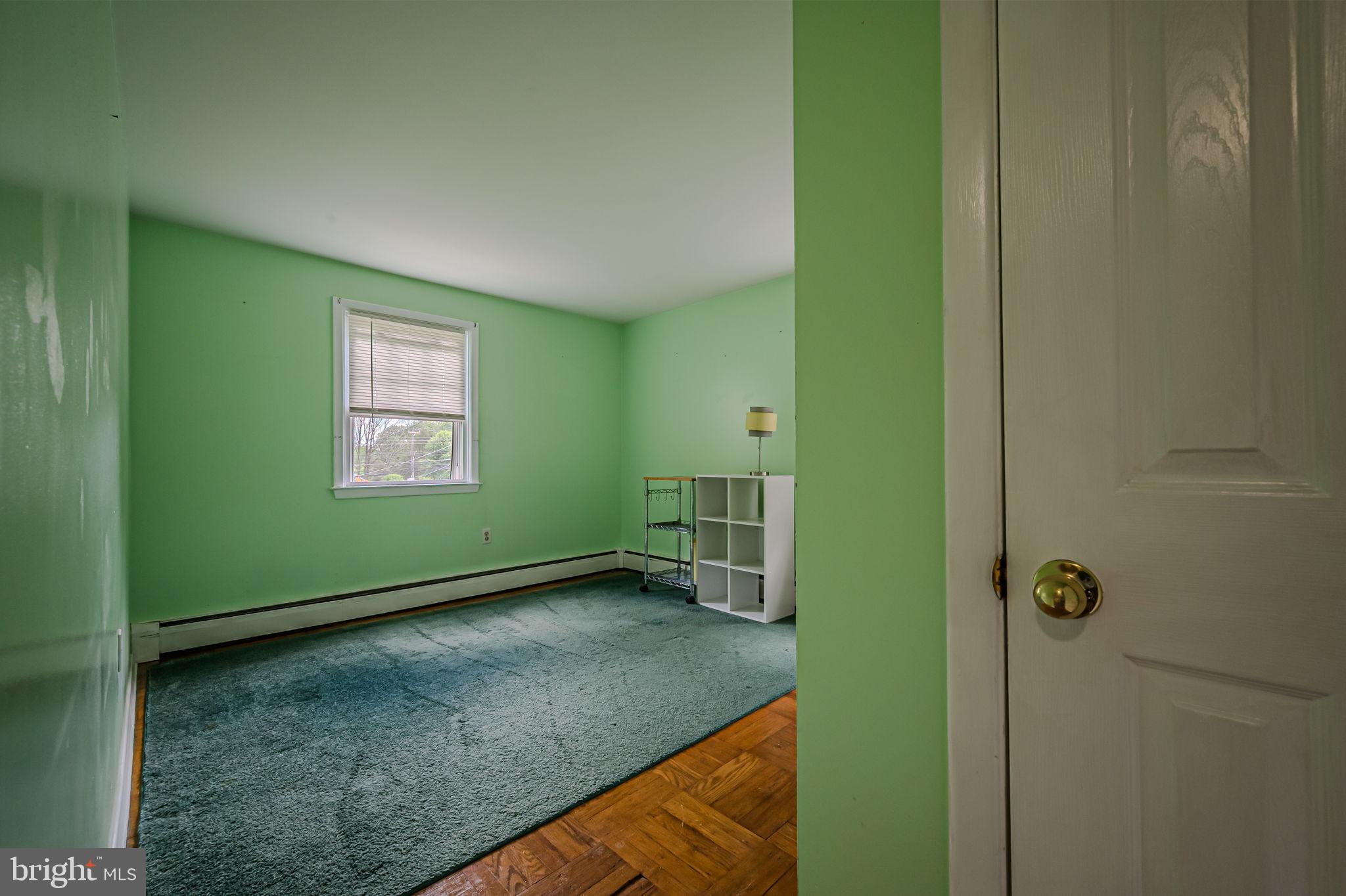 1302 Greentree Ln