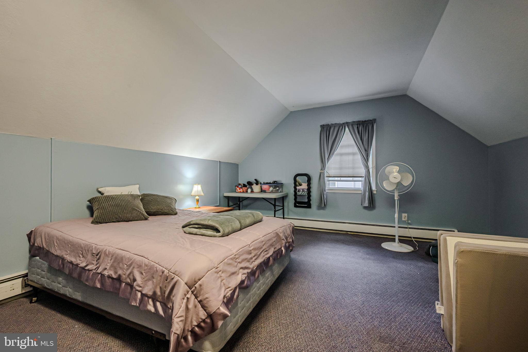1302 Greentree Ln