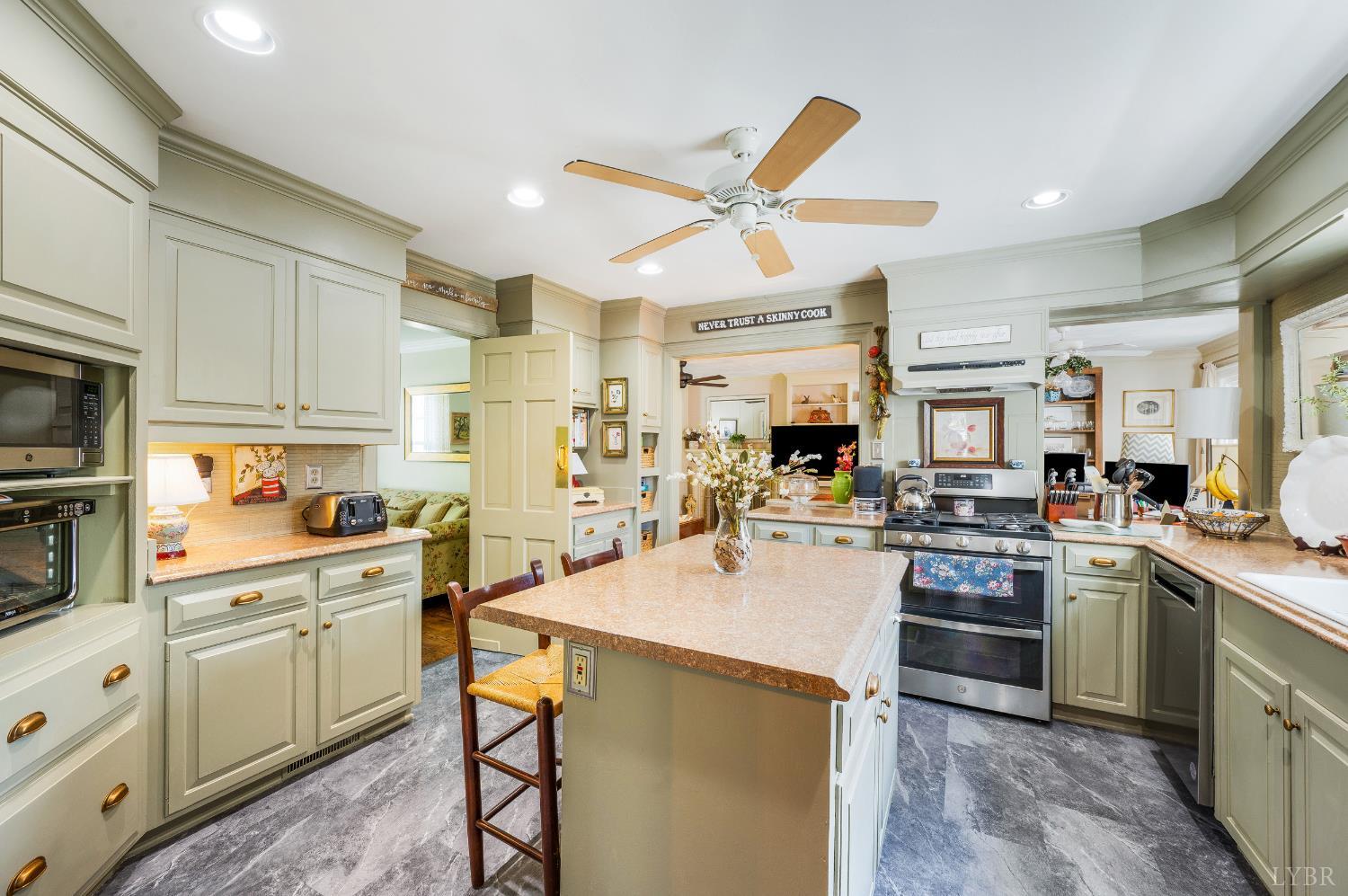 3609 Willow Lawn Court